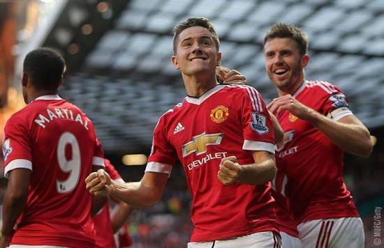 撕开边路防 撕开边路防